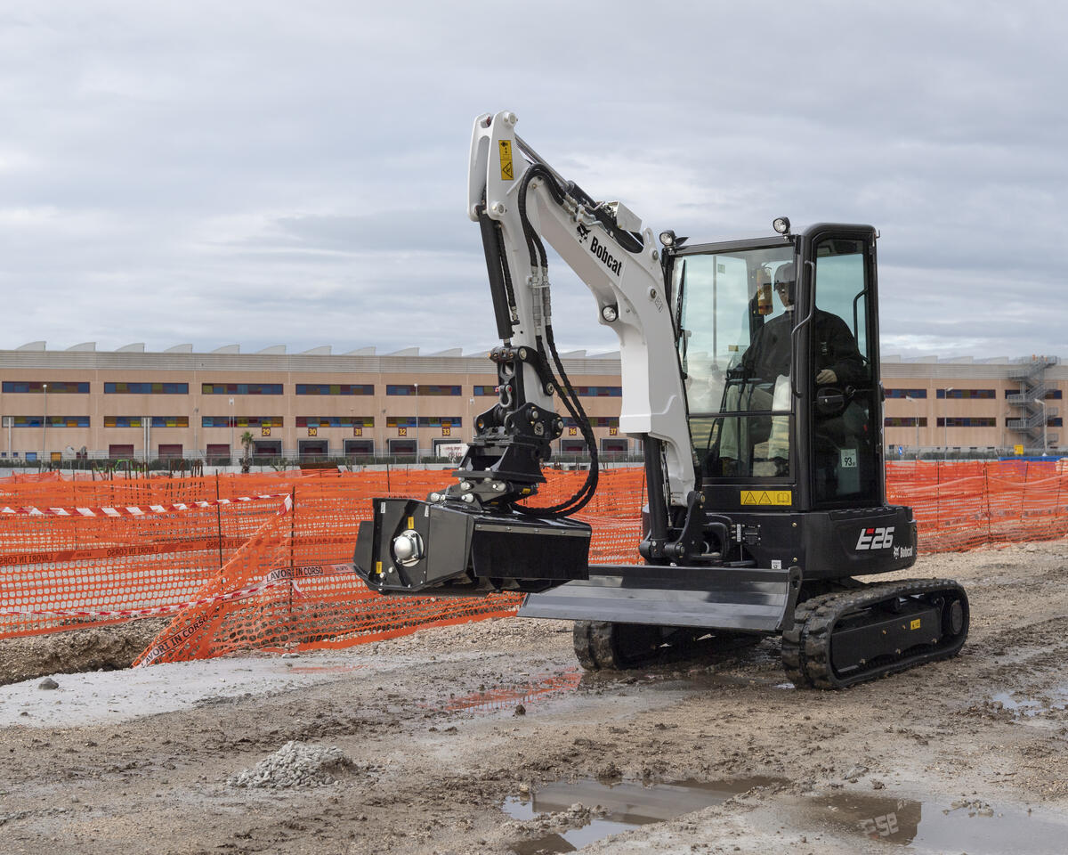 Bobcat E26 minigraver 7