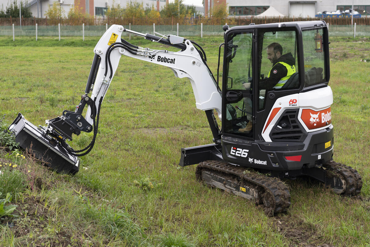 Bobcat E26 minigraver 8