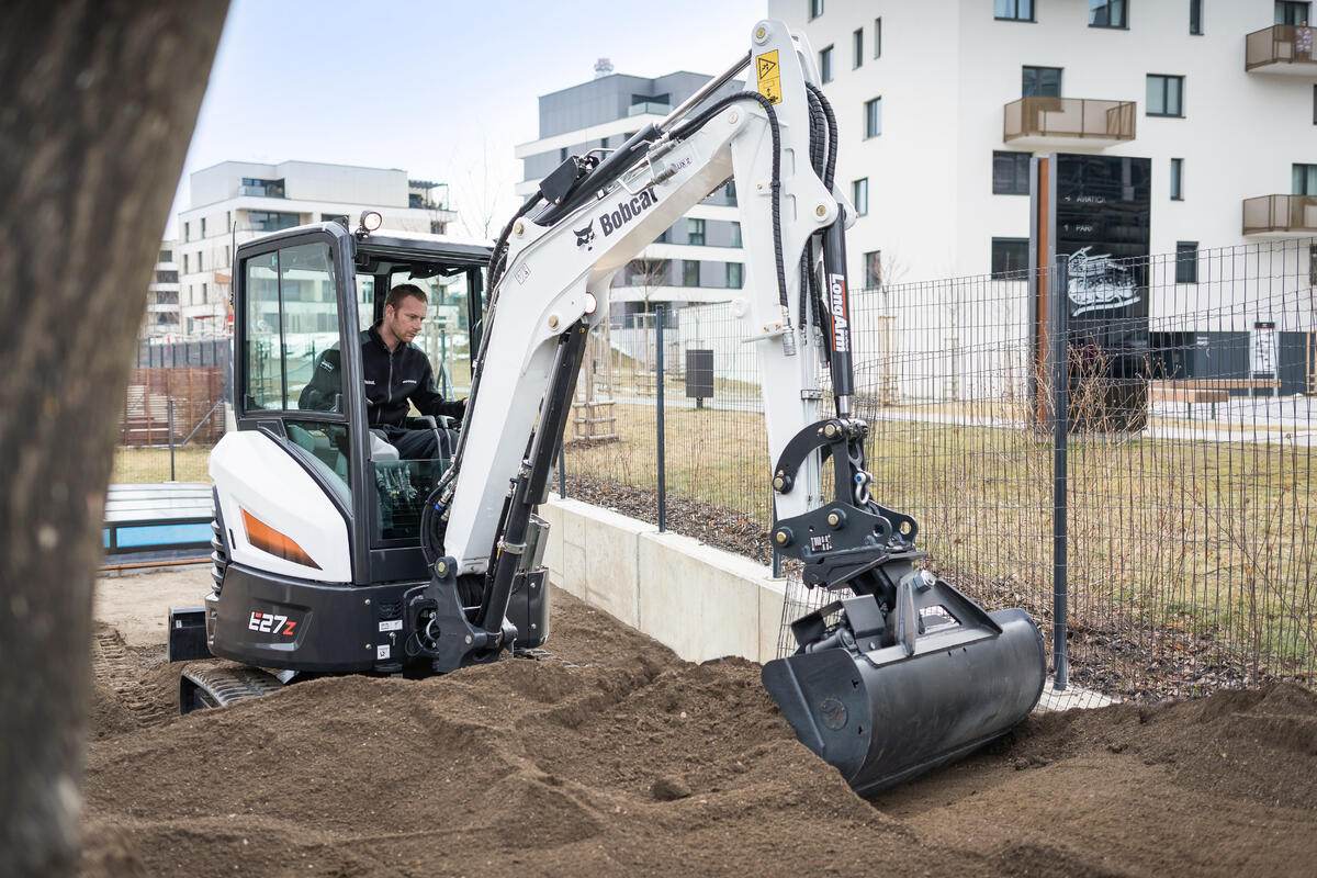 Bobcat E27z minigraver