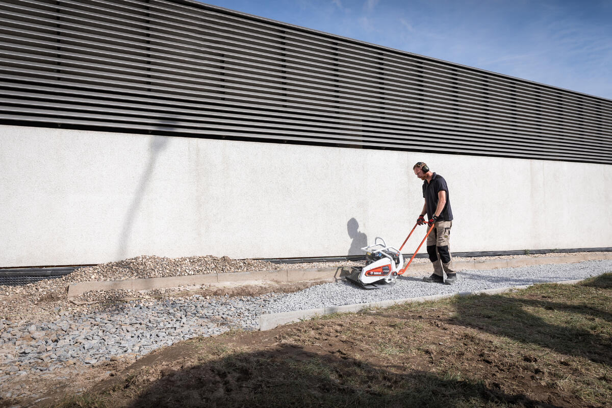 Bobcat FP15.50 trilplaat eenrichting - actiefoto