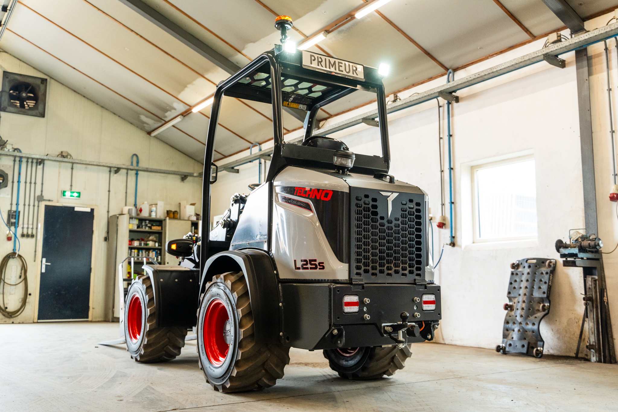 Techno L25s 4